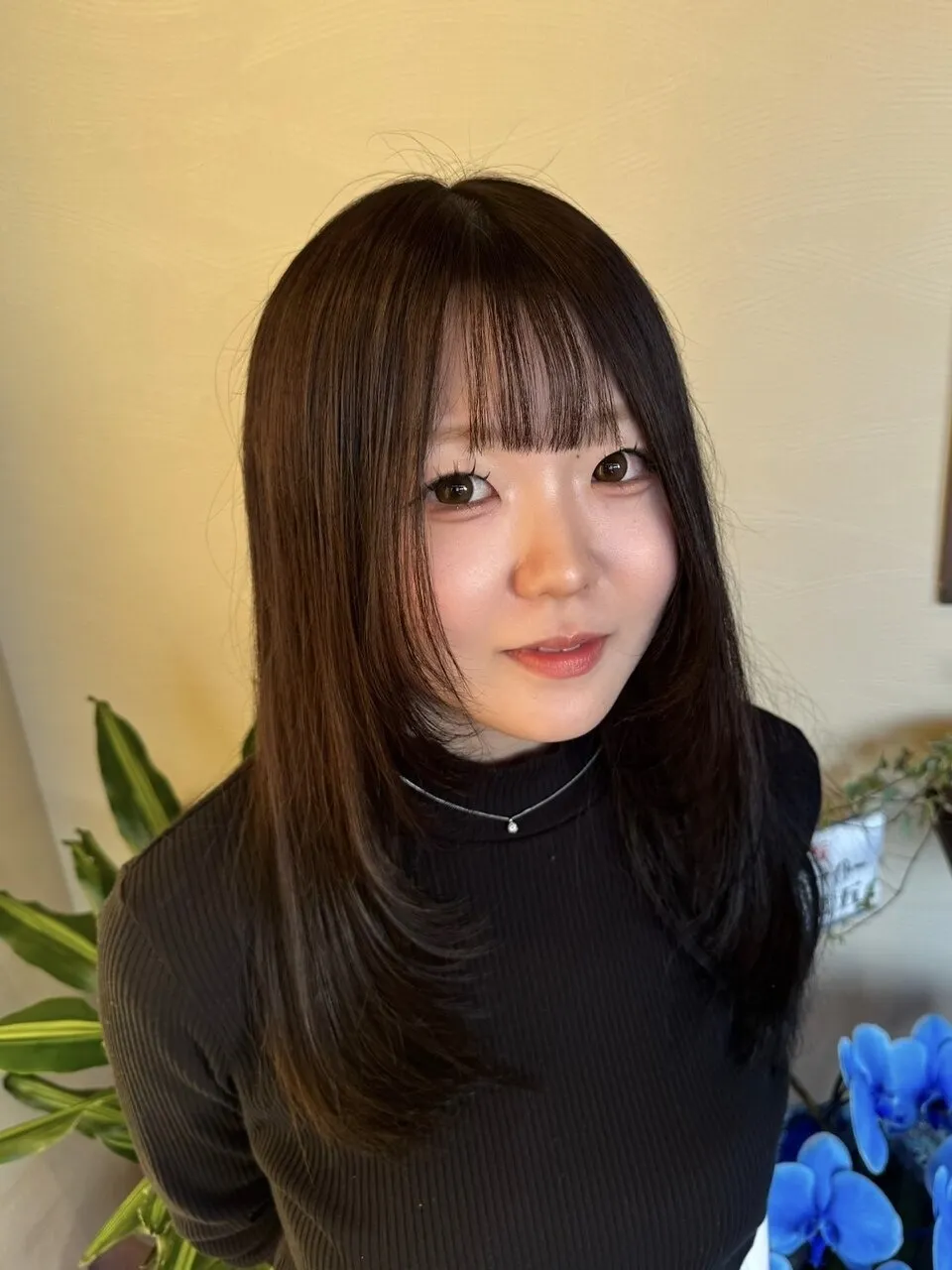 ナチュラルストレート×透明感ダークブラウン