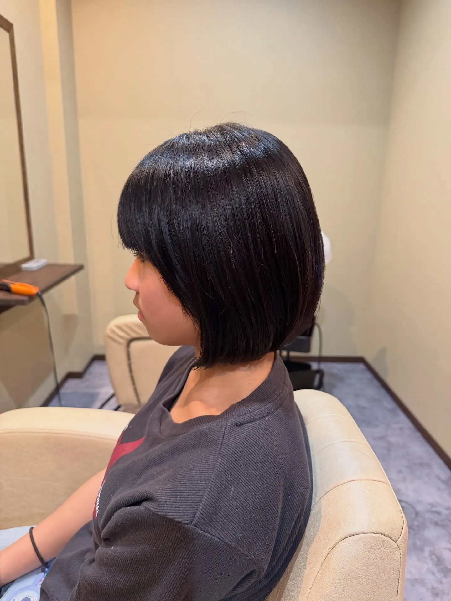 今回はロングからボブへのスタイルチェンジのお客様。