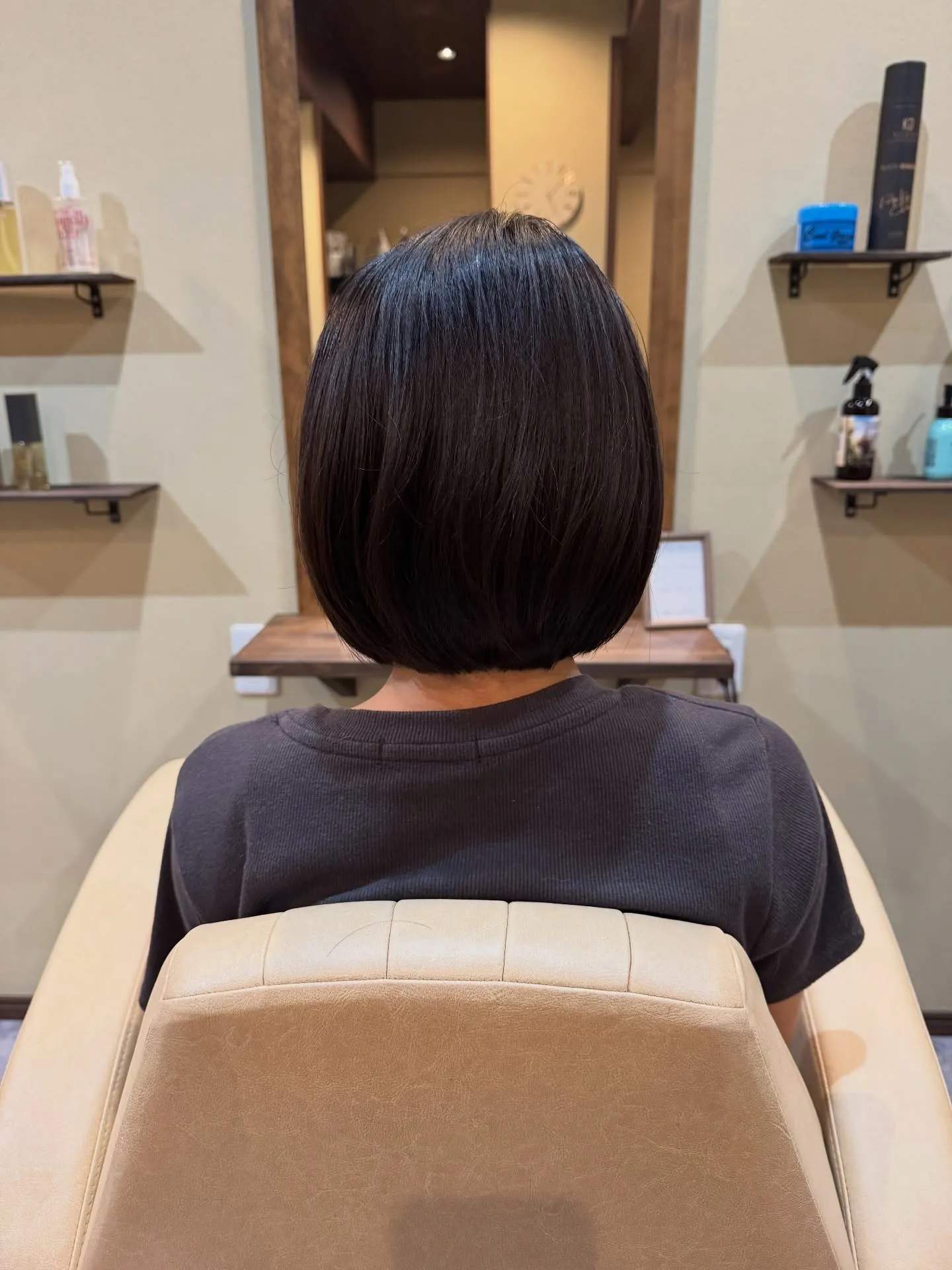 今回はロングからボブへのスタイルチェンジのお客様。