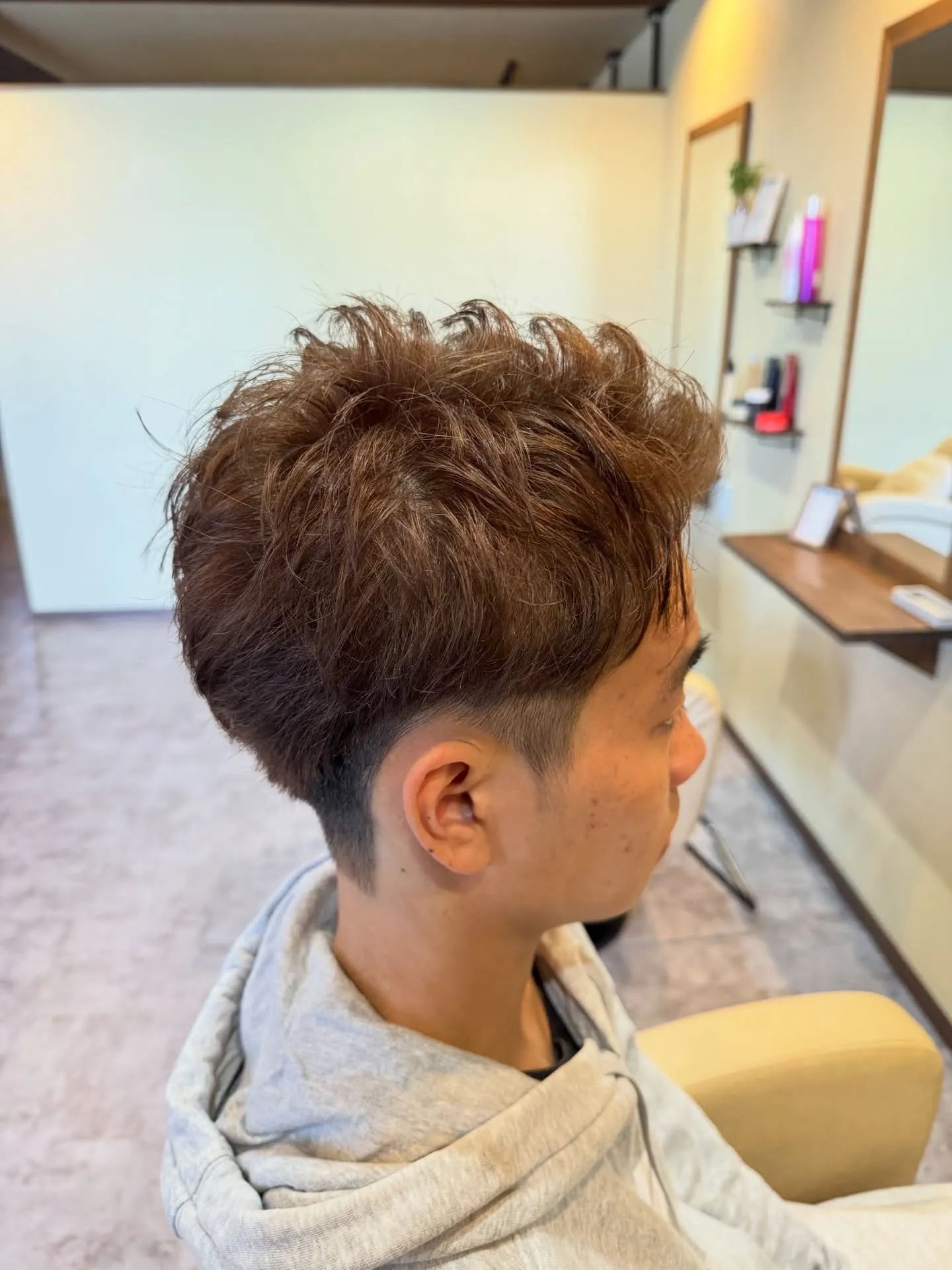 赤みブラウン×束感ショート