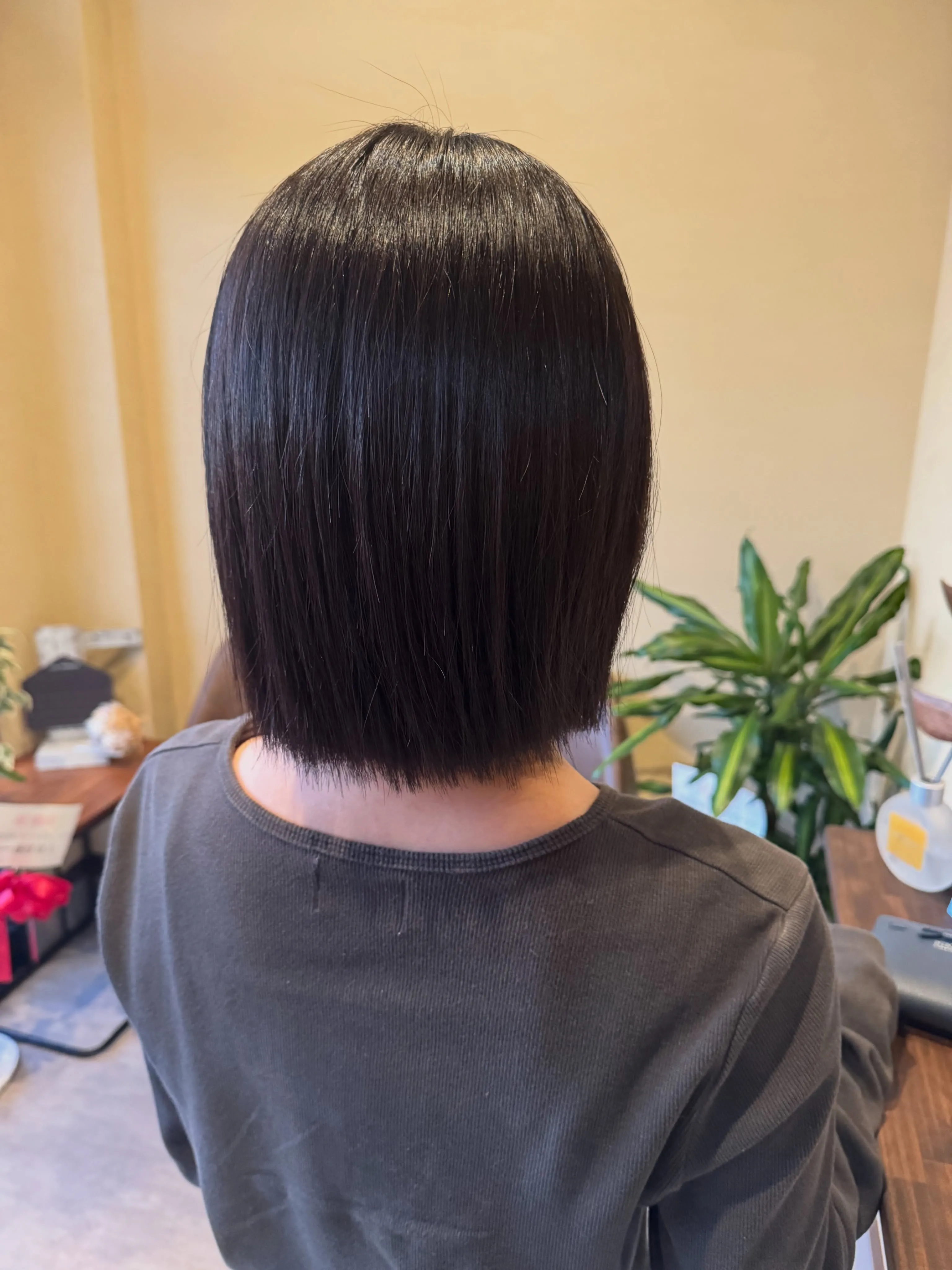 切りっぱなしボブ×縮毛矯正で朝ラクに✨